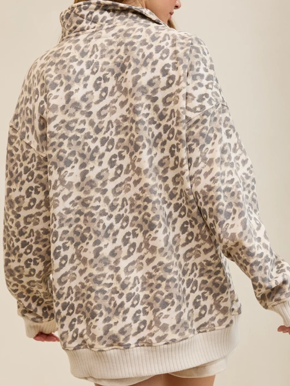 AERIE Leopard Print OH SNAP FLEECE PULLOVER SWEATSHIRT NWT Women’s size larg - Picture 2 of 4